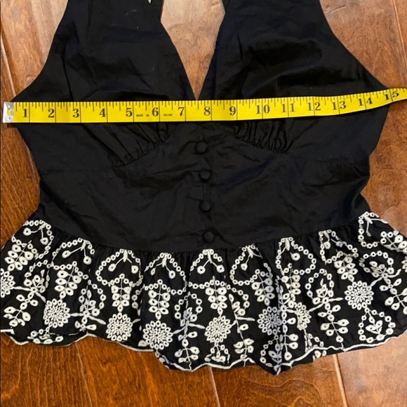 🔴- Express Halter Embroidered Top - Picture 2 of 5